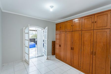 Casa para alugar com 180m², 2 quartos e 2 vagas Casa para alugar com 180m², 2 quartos e 2 vagasSuite