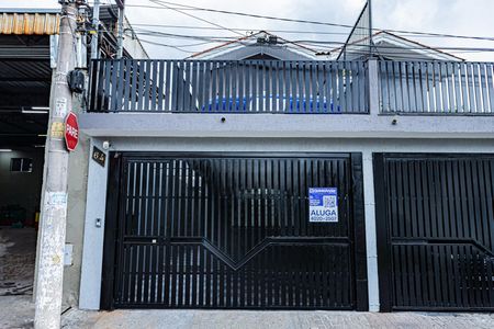 Casa para alugar com 180m², 2 quartos e 2 vagas Casa para alugar com 180m², 2 quartos e 2 vagasFachada