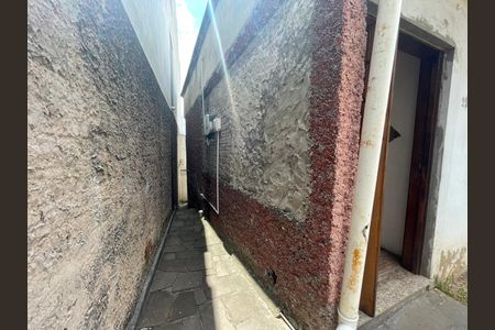 Casa à venda com 103m², 3 quartos e 1 vagaCorredor lateral