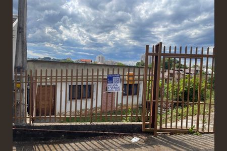 Casa à venda com 103m², 3 quartos e 1 vagaFachada com a placa - Placa instalada em 16/12/2025 Código QXFM-95