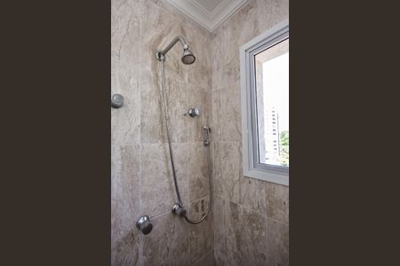 Apartamento para alugar com 164m², 4 quartos e 3 vagasChuveiro do Banheiro