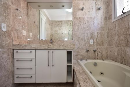 Apartamento para alugar com 164m², 4 quartos e 3 vagasBanheiro Suíte 1