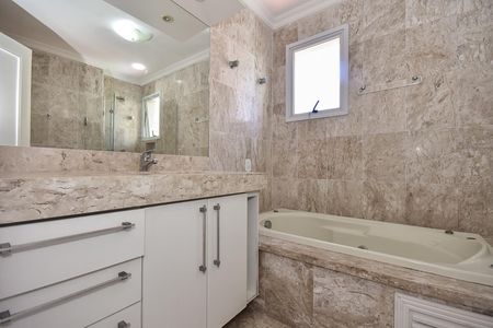 Apartamento para alugar com 164m², 4 quartos e 3 vagasBanheiro Suíte 1