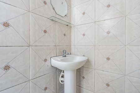 Banheiro de kitnet/studio para alugar com 1 quarto, 27m² em Cursino, São Paulo