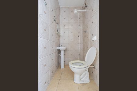 Banheiro de kitnet/studio para alugar com 1 quarto, 27m² em Cursino, São Paulo