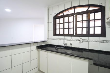 Casa para alugar com 90m², 2 quartos e 2 vagas