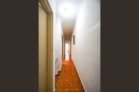 Casa à venda com 120m², 4 quartos e 2 vagasCorredor dos quartos