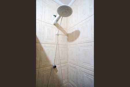 Casa à venda com 120m², 4 quartos e 2 vagasChuveiro