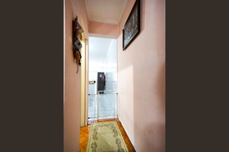 Casa à venda com 120m², 4 quartos e 2 vagasCorredor