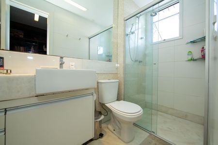 Apartamento à venda com 220m², 4 quartos e 3 vagasBANHEIRO2