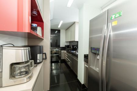 Apartamento à venda com 220m², 4 quartos e 3 vagasCOZINHA