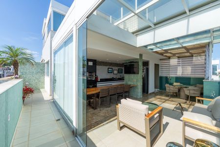 Apartamento à venda com 220m², 4 quartos e 3 vagasCOBERTURA