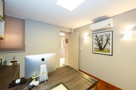 Apartamento à venda com 220m², 4 quartos e 3 vagasESCRITORIO