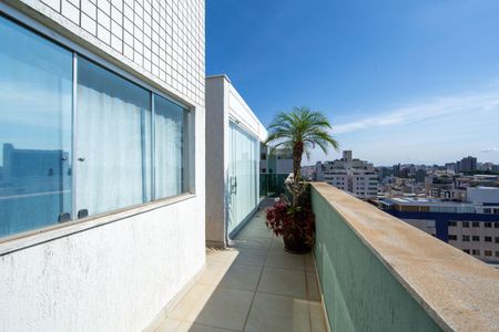 Apartamento à venda com 220m², 4 quartos e 3 vagasCOBERTURA