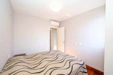 Apartamento à venda com 220m², 4 quartos e 3 vagasQUARTO2