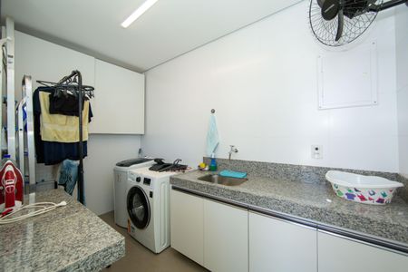 Apartamento à venda com 220m², 4 quartos e 3 vagasAREA DE SERVICO