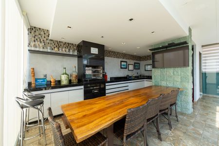 Apartamento à venda com 220m², 4 quartos e 3 vagasCOBERTURA