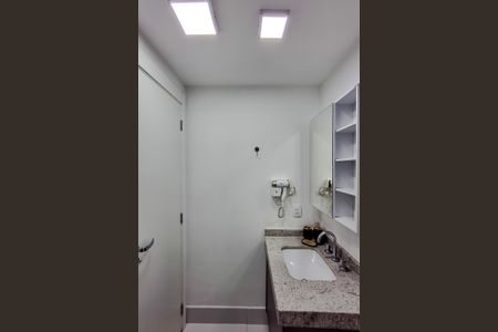 Banheiro de kitnet/studio para alugar com 1 quarto, 24m² em Vila Mariana, São Paulo