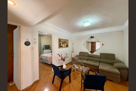 Casa à venda com 283m², 4 quartos e 4 vagas Casa à venda com 283m², 4 quartos e 4 vagasSala