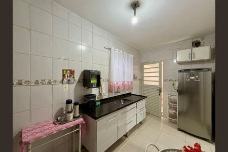 Casa à venda com 283m², 4 quartos e 4 vagas Casa à venda com 283m², 4 quartos e 4 vagasCozinha