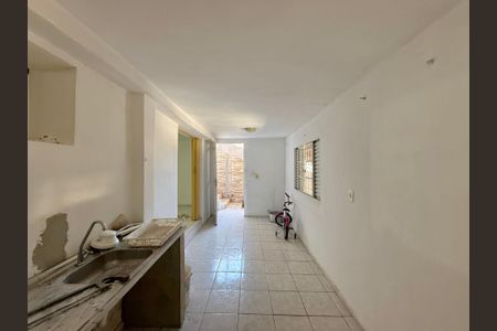 Casa à venda com 283m², 4 quartos e 4 vagas Casa à venda com 283m², 4 quartos e 4 vagasCasa 2