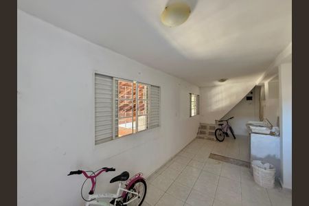 Casa à venda com 283m², 4 quartos e 4 vagas Casa à venda com 283m², 4 quartos e 4 vagasCasa 2