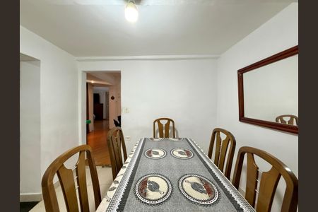 Casa à venda com 283m², 4 quartos e 4 vagas Casa à venda com 283m², 4 quartos e 4 vagasSala