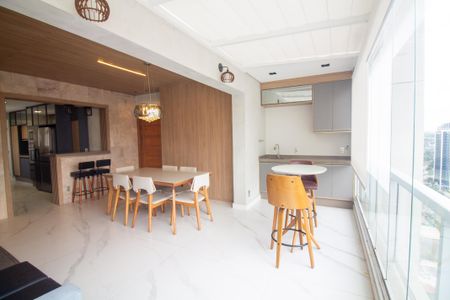 Apartamento para alugar com 181m², 4 quartos e 3 vagas Apartamento para alugar com 181m², 4 quartos e 3 vagasVaranda da Sala