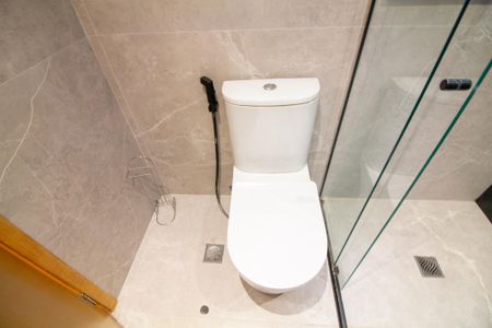 Apartamento para alugar com 181m², 4 quartos e 3 vagas Apartamento para alugar com 181m², 4 quartos e 3 vagasBanheiro da Suíte 2