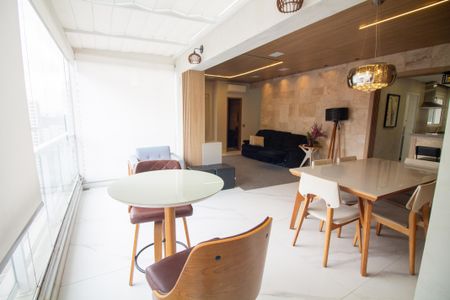 Apartamento para alugar com 181m², 4 quartos e 3 vagas Apartamento para alugar com 181m², 4 quartos e 3 vagasVaranda da Sala