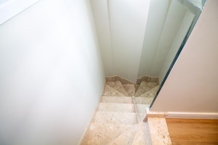 Apartamento para alugar com 181m², 4 quartos e 3 vagas Apartamento para alugar com 181m², 4 quartos e 3 vagasEscada