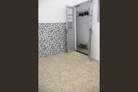 Casa para alugar com 35m², 1 quarto e sem vaga Casa para alugar com 35m², 1 quarto e sem vagaSala