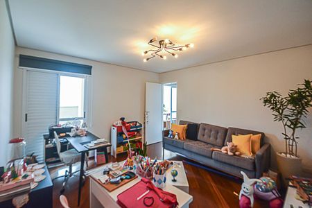 Apartamento à venda com 256m², 3 quartos e 3 vagasEscritório