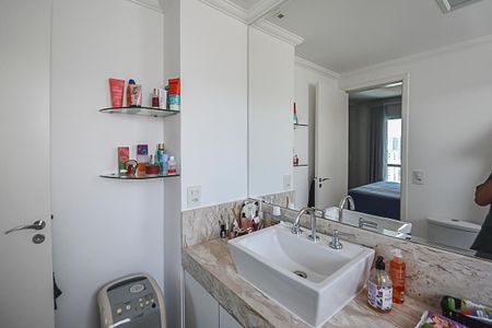Apartamento à venda com 256m², 3 quartos e 3 vagasBanheiro da Suíte 2