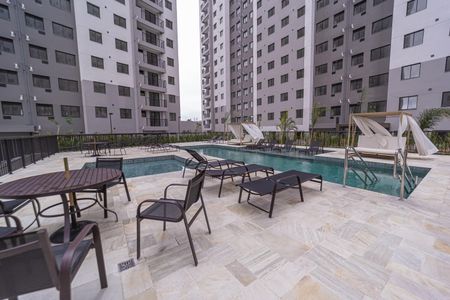 Apartamento à venda com 38m², 2 quartos e sem vagaÁrea comum - Piscina