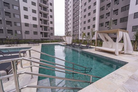 Apartamento à venda com 38m², 2 quartos e sem vagaÁrea comum - Piscina