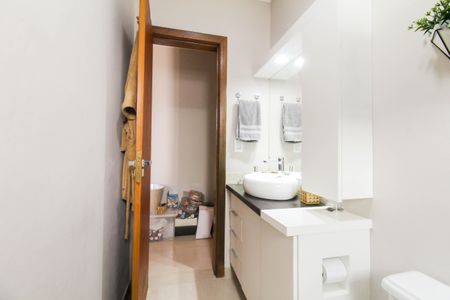 Casa à venda com 138m², 3 quartos e 3 vagas Casa à venda com 138m², 3 quartos e 3 vagasBanheiro da Suíte