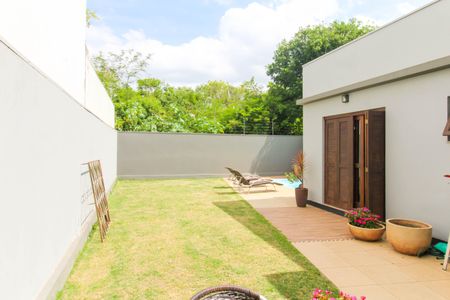 Casa à venda com 138m², 3 quartos e 3 vagas Casa à venda com 138m², 3 quartos e 3 vagasÁrea externa