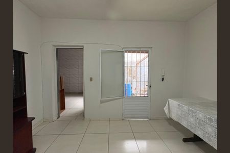 Casa para alugar com 70m², 2 quartos e sem vaga