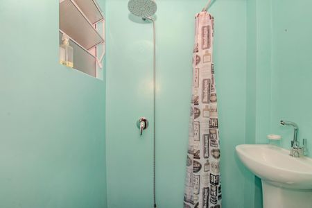 Apartamento à venda com 106m², 2 quartos e 1 vaga Apartamento à venda com 106m², 2 quartos e 1 vagaBanheiro da Suíte