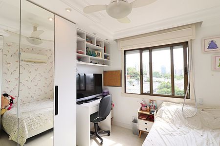 Apartamento à venda com 138m², 3 quartos e 2 vagasQuarto 2