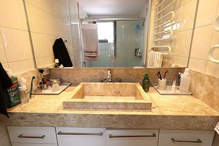 Apartamento à venda com 138m², 3 quartos e 2 vagasBanheiro da Suíte