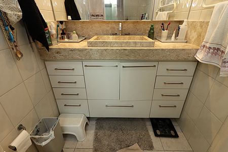 Apartamento à venda com 138m², 3 quartos e 2 vagasBanheiro da Suíte