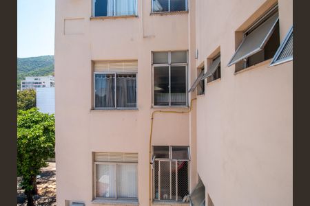 Apartamento à venda com 67m², 3 quartos e 1 vagaÁrea de Serviço Vista