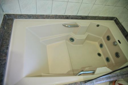 Casa à venda com 241m², 4 quartos e 4 vagasBanheiro da Suíte 