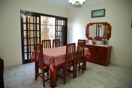 Casa à venda com 241m², 4 quartos e 4 vagasSala ( Jantar) 