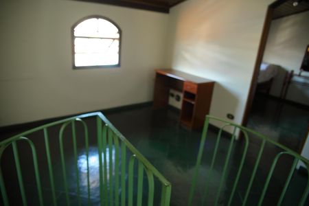 Casa à venda com 241m², 4 quartos e 4 vagasEscritório 