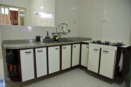 Casa à venda com 241m², 4 quartos e 4 vagasCozinha 