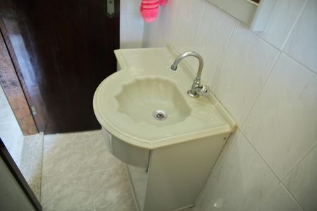 Casa à venda com 241m², 4 quartos e 4 vagasLavabo da Sala 