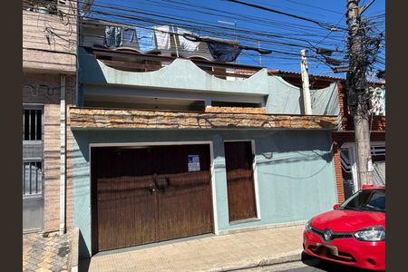 Casa à venda com 241m², 4 quartos e 4 vagasFachada 